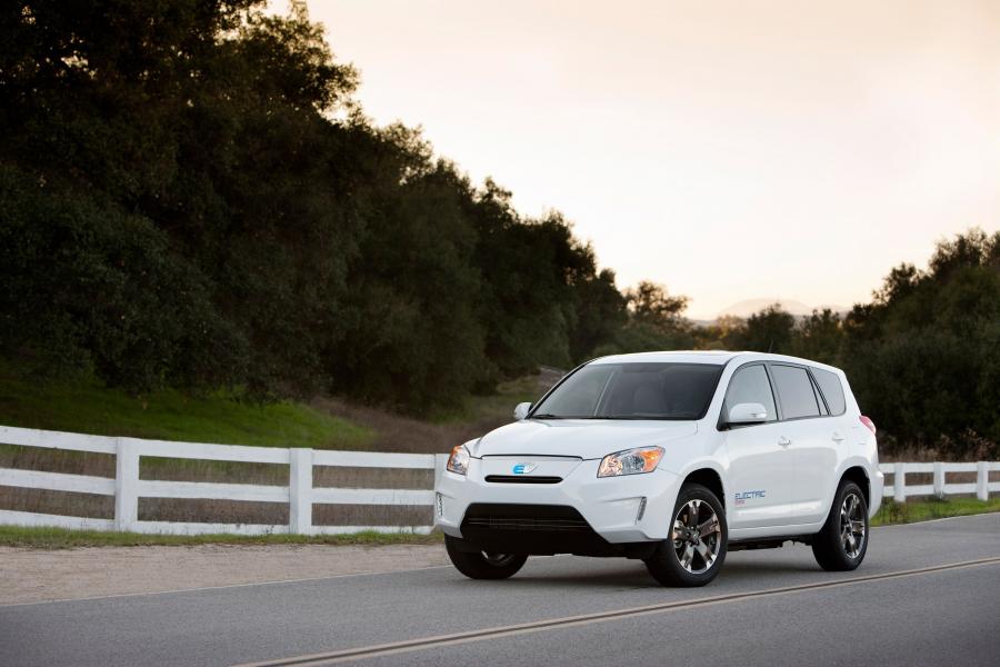  Toyota RAV4 EV Concept 2010 года  (фото 5 из 48)